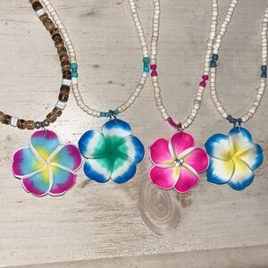 Set of 4 flower necklaces